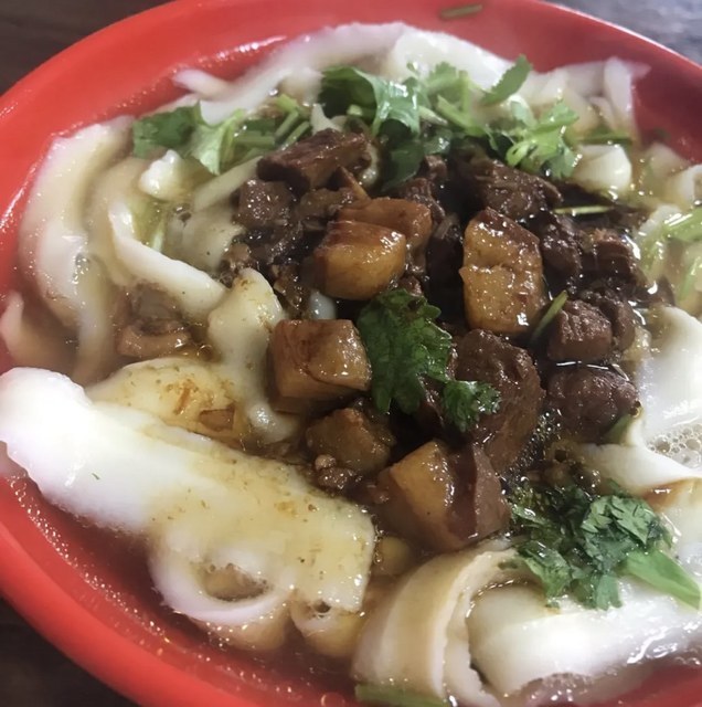 猪肉打卤刀削面图片