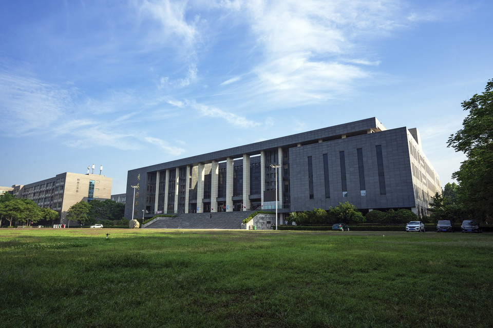 郑州工商学院照片图片