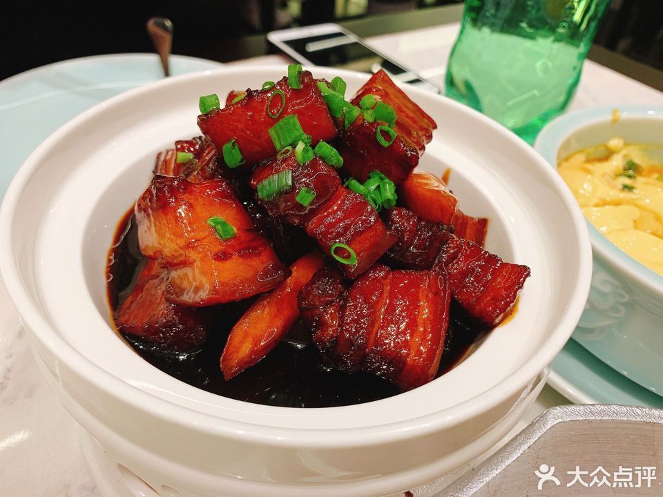 小菜园新徽菜(徐州云龙万达店)位于徐州市云龙区徐州云龙万达广场3f层