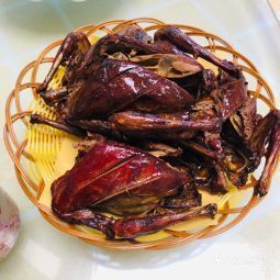 彪子烤鸽子沾肚