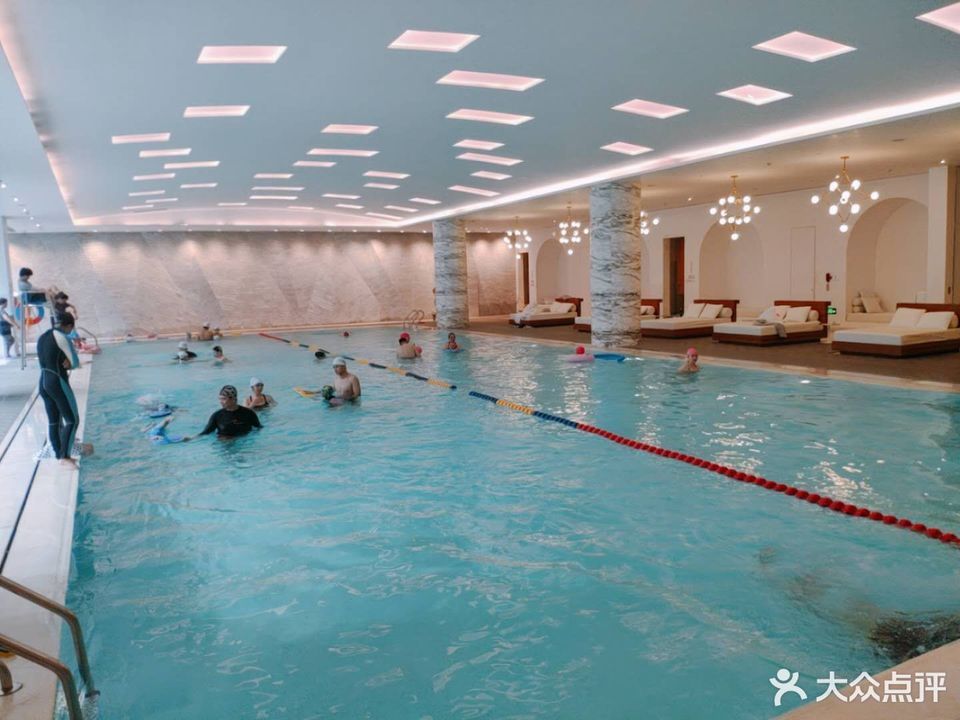 上海闵行宝龙艾美酒店健身房游泳馆图片