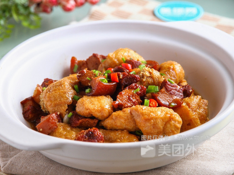 油豆腐烧肉图片