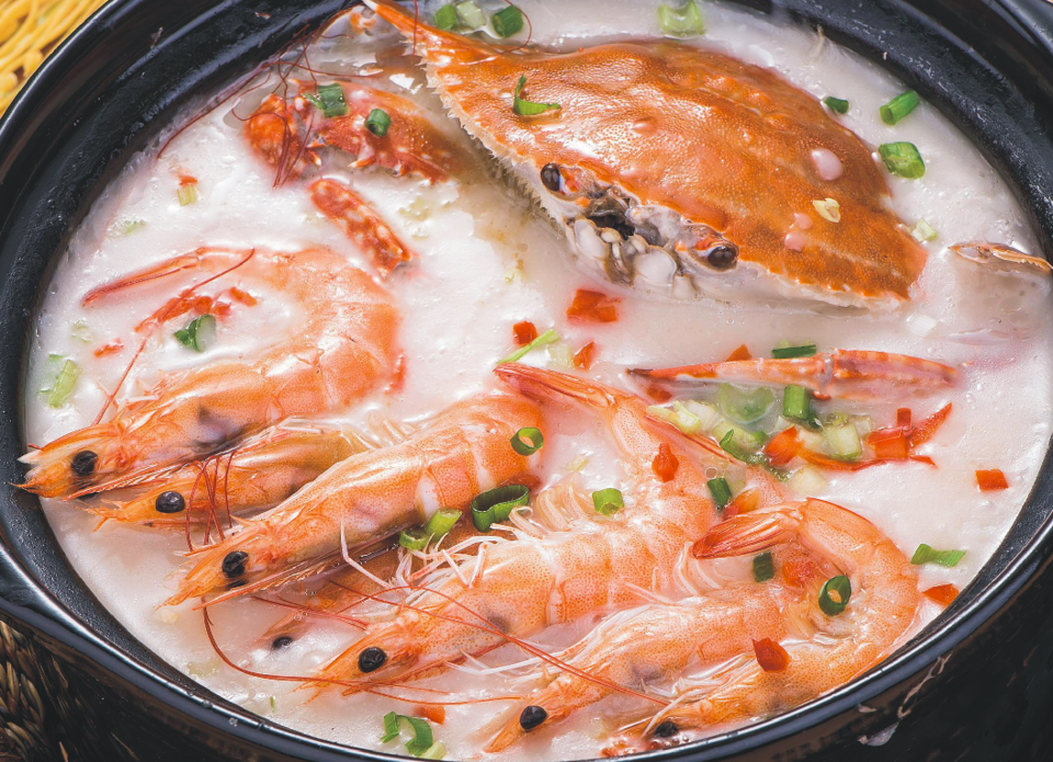 虾蟹砂锅粥图片