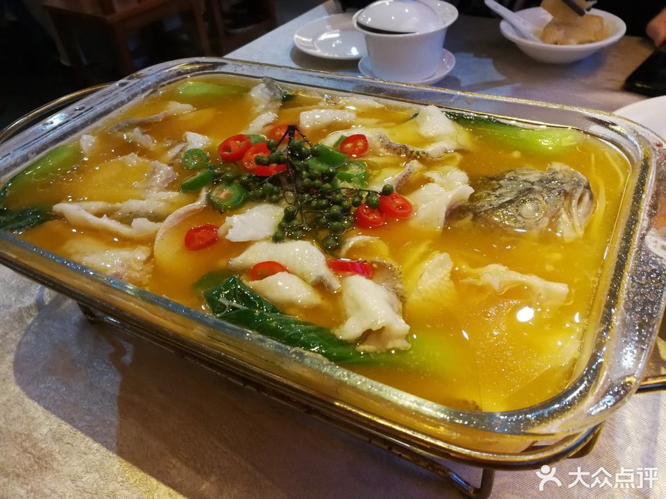 介绍:深圳巴糧坊饮食服务有限公司(连锁川菜酒楼),是巴蜀川菜扎根南国
