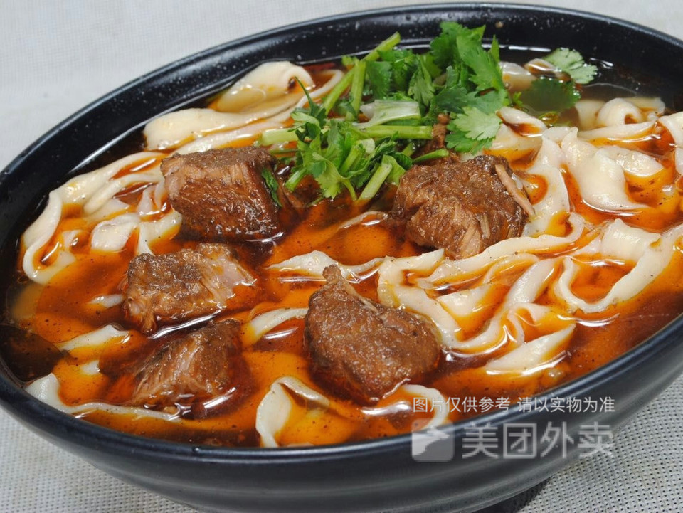 传统猪肉面推荐菜:介绍:晋飘香刀削面,地道的刀削面让您美味与舌尖的