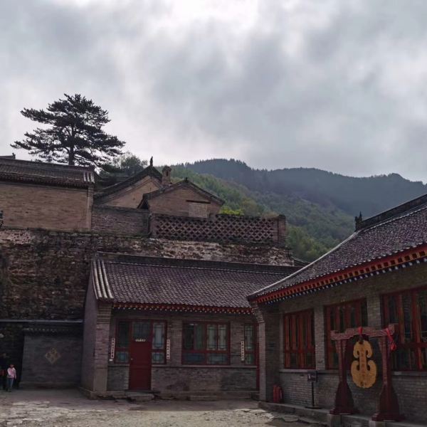 携程用户:一座建于明代的汉传佛教寺院,位于五台山台怀镇南山村外,它