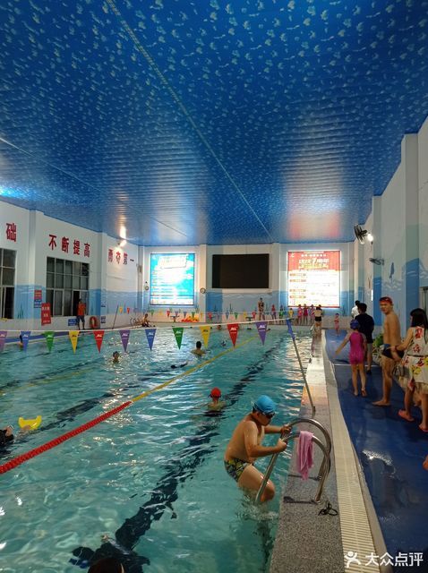中联运动公园游泳馆图片