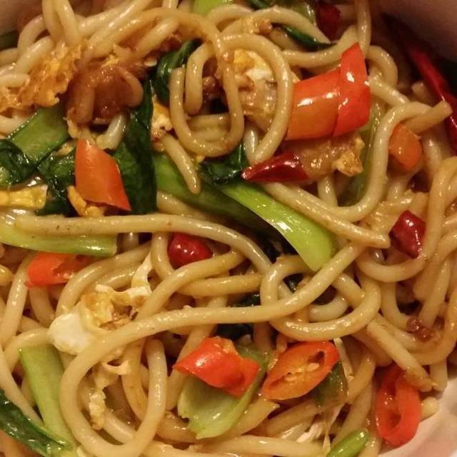 酱香鸡肉火腿炒米粉图片