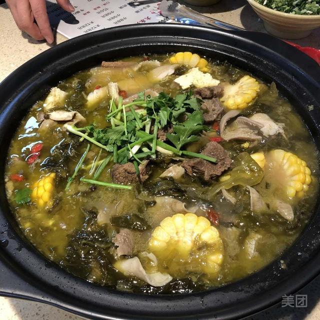 大永兴老坛酸菜炖牛肉