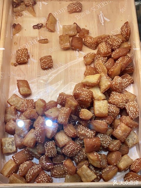 推荐菜:介绍:地址(在哪里):汴梁八景中式糕点位于开封市禹王台区五一