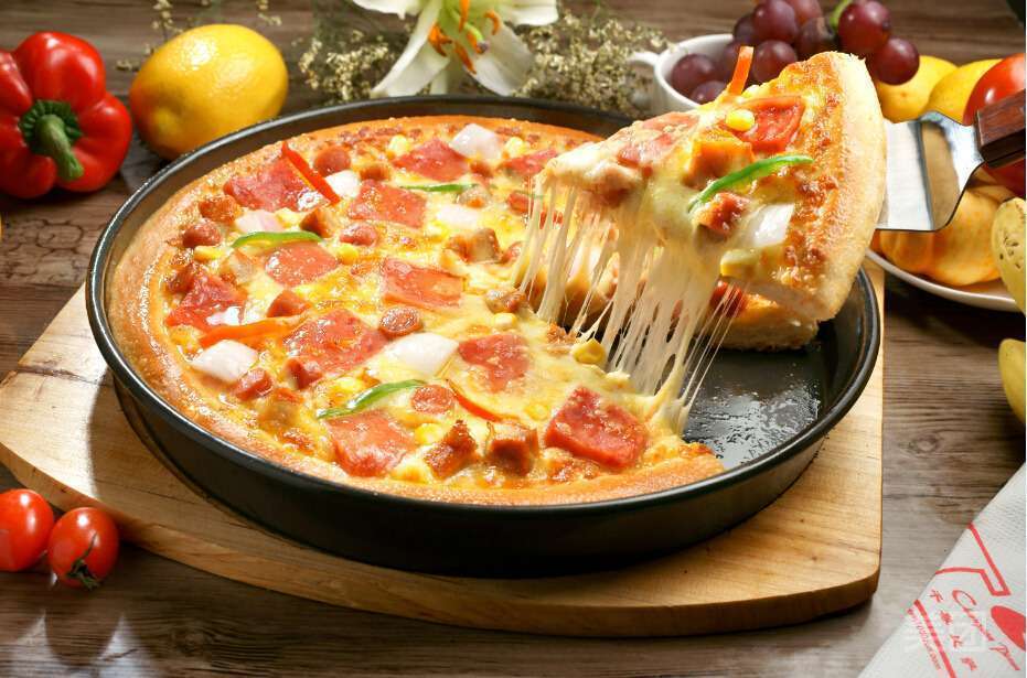 新奥尔良烤鸡肉比萨图片