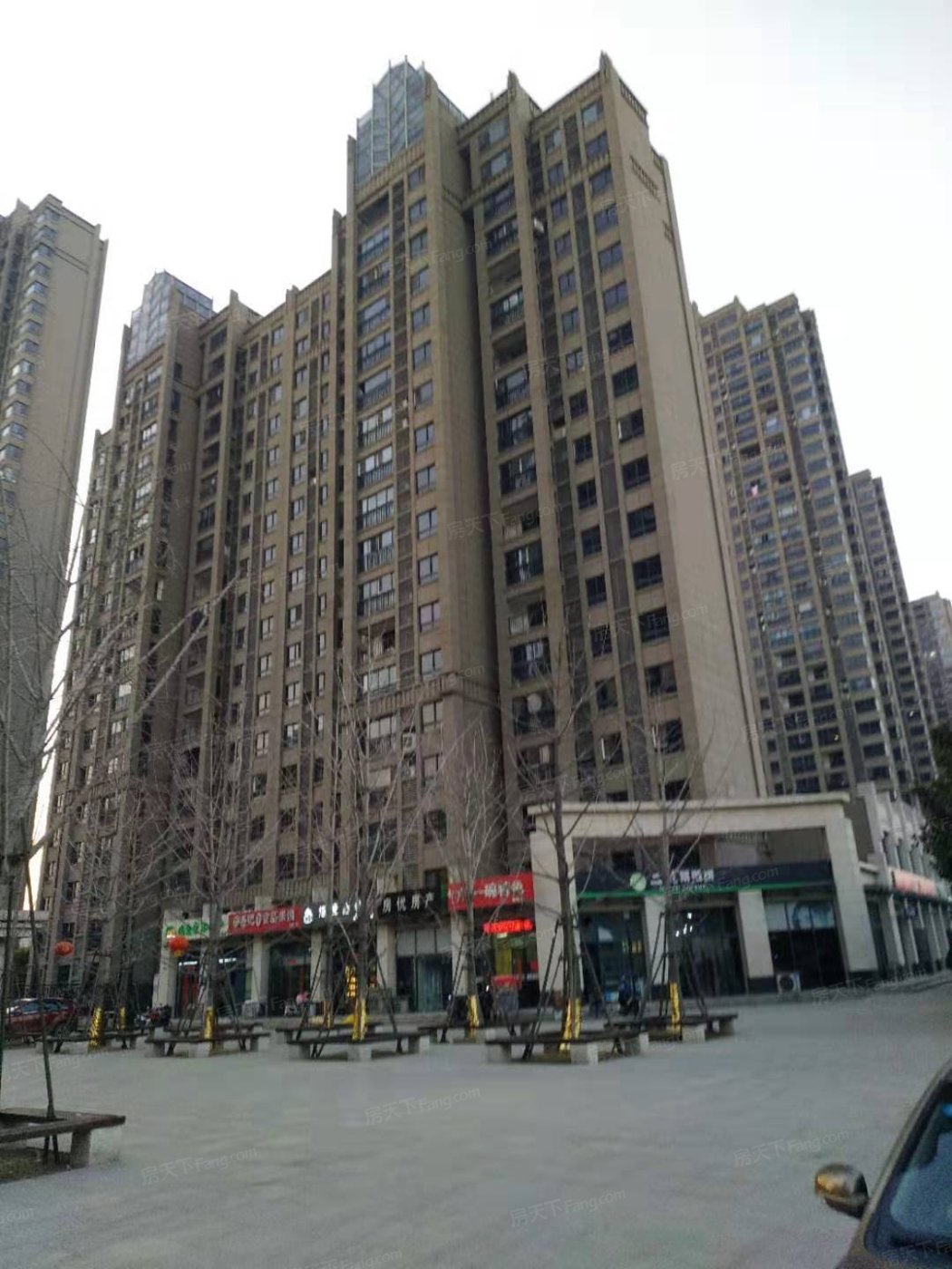 地址(在哪里):美的城位于徐州市贾汪区金龙湖街道金龙湖东岸徐海路南