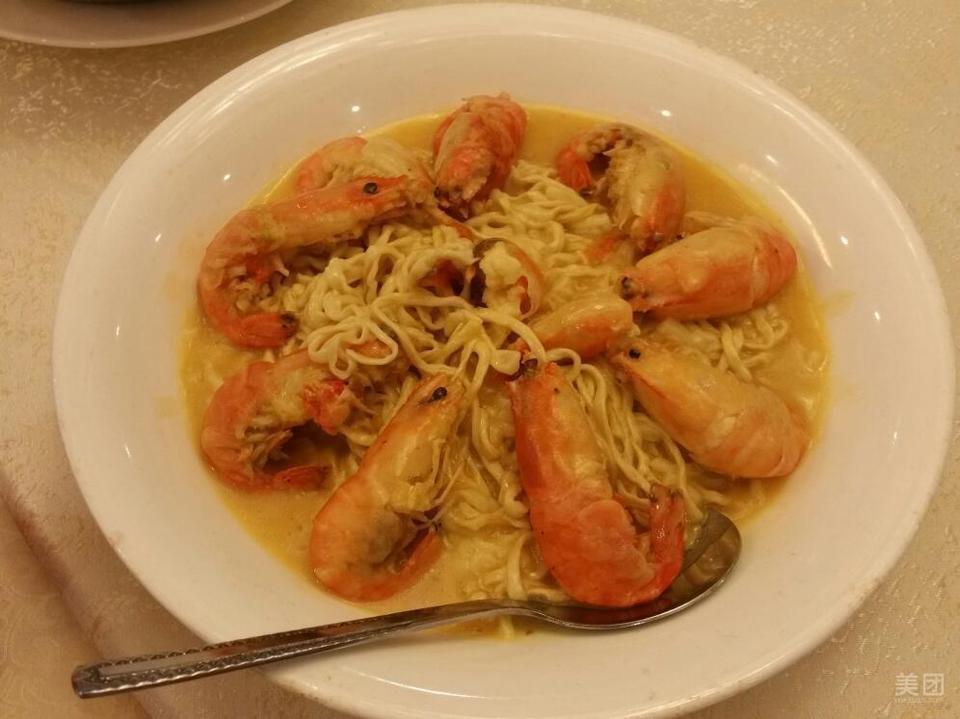 芝士伊面焗罗氏虾图片