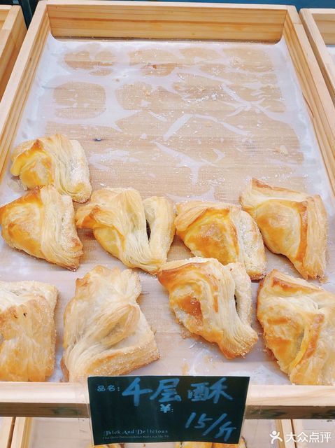 蝴蝶酥百香卷推荐菜:介绍:地址(在哪里):百香林西点位于本溪市桓仁