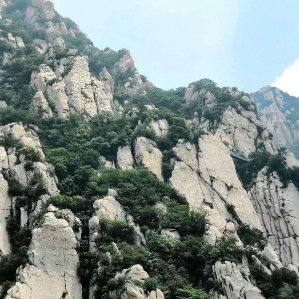 携程用户:连天峰是少室山的最高峰,海拔1512米,位于河南省登封市