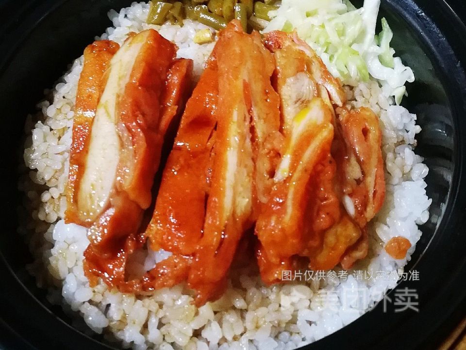 奥尔良鸡排煲仔饭图片