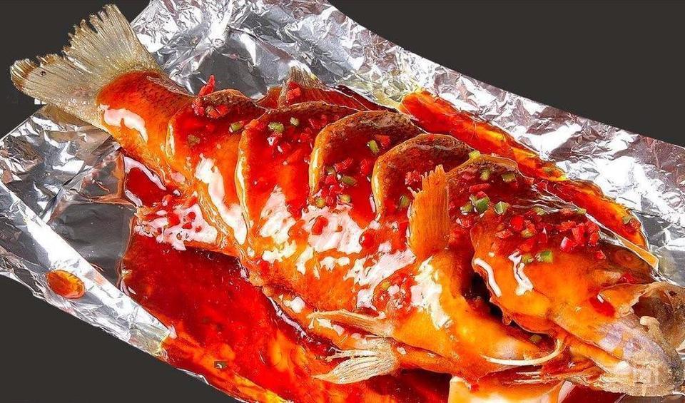 锡纸烧汁焗鲈鱼图片