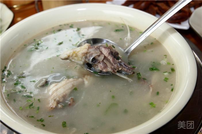 鱼头鱼尾汤图片