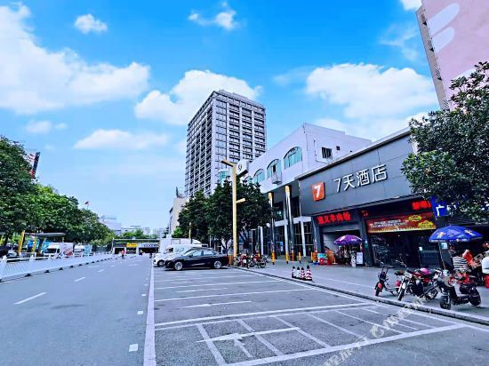 oyo雅苑酒店(佛山乐从家具城店)图片