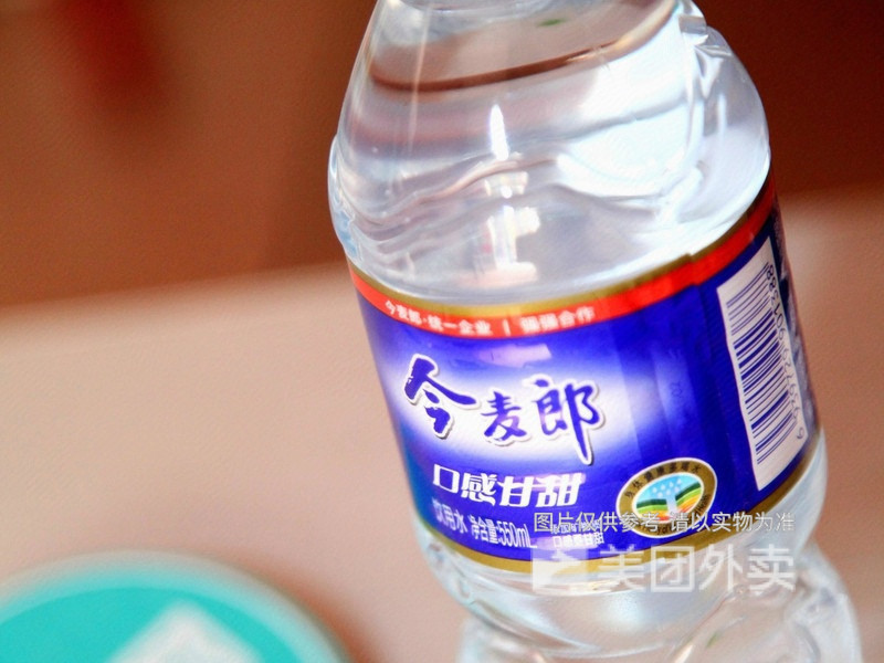 今麦郎矿泉水图片