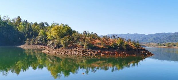 盈江凯邦亚湖游览区图片