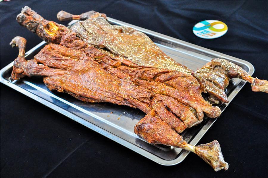 沂蒙生态烤全羊,巴渝人烤全羊,曹县鸿运起烤全羊(沂水店),小胖烤全羊