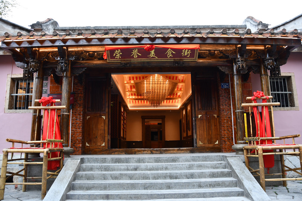 怎么去,怎么走,在哪,在哪里,在哪儿):福建省泉州市鲤城区美食街晋江五