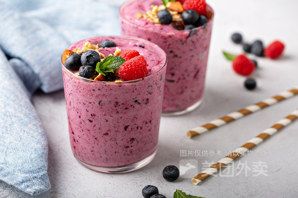 蓝莓脏脏果奶图片