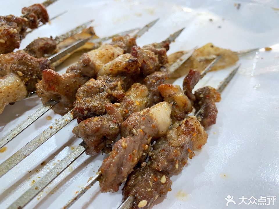 大五花推荐菜:介绍:地址(在哪里):延边烧烤位于济南市市中区良秀路贵