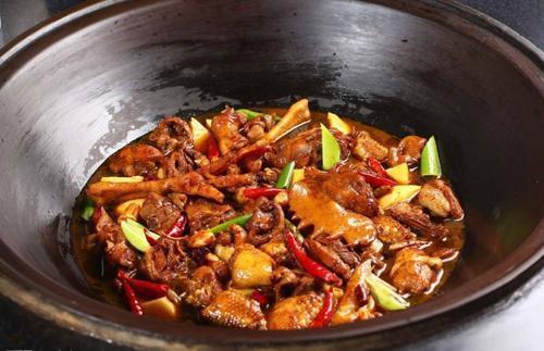 铁锅炖笨鸡图片