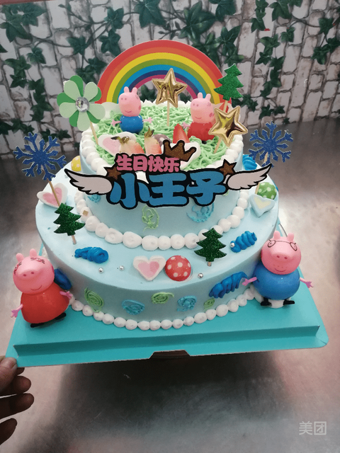 双层小猪佩奇蛋糕图片