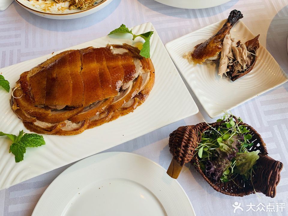 推荐菜:地址(在哪里):庆和楼位于北京市西城区新康路2号