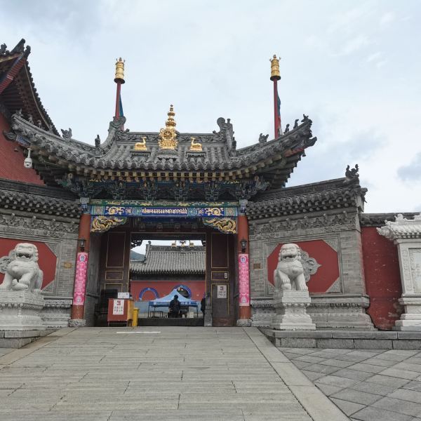 携程用户:十方堂位于广仁寺内,是五台山著名的藏传佛教黄教寺院,位于