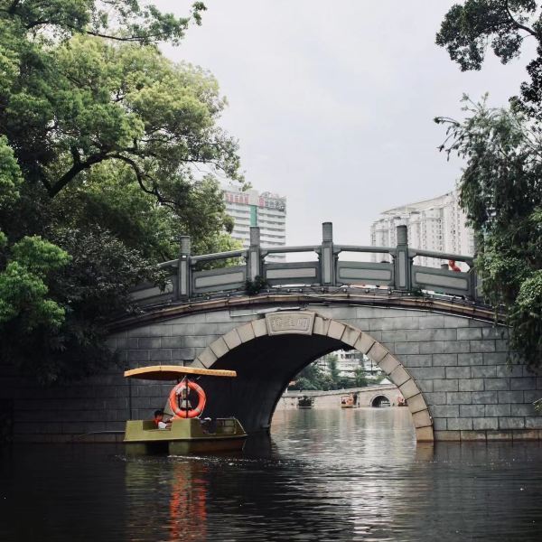 t01cbd9eb47f9a478f1.jpg