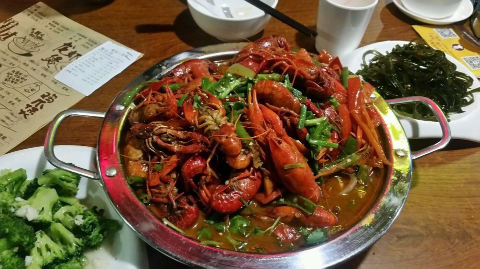店)位于抚州市临川区青云街道赣东大道618号万象新城美食城4号楼2层