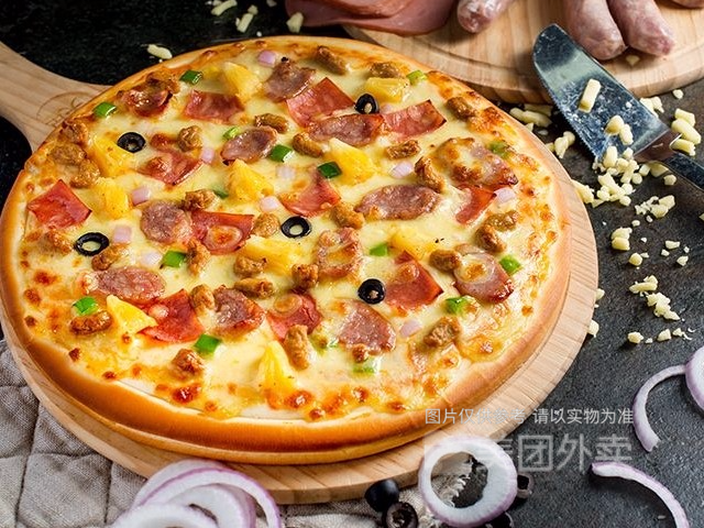 马苏里拉芝士培根混合披萨图片