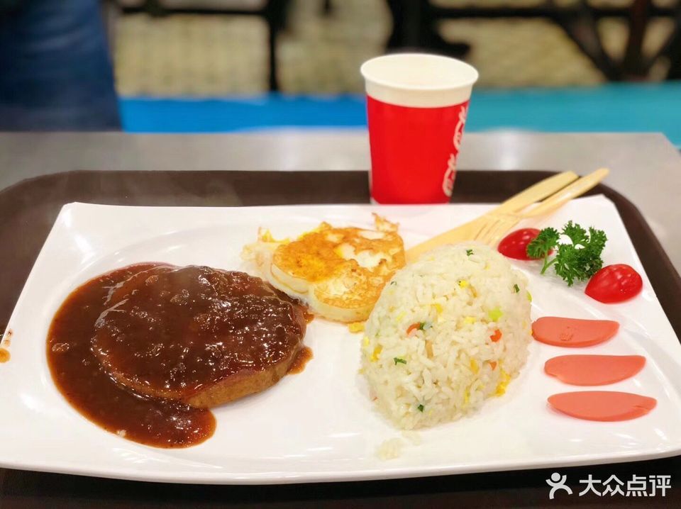 鲁能巴蜀中学食堂图片