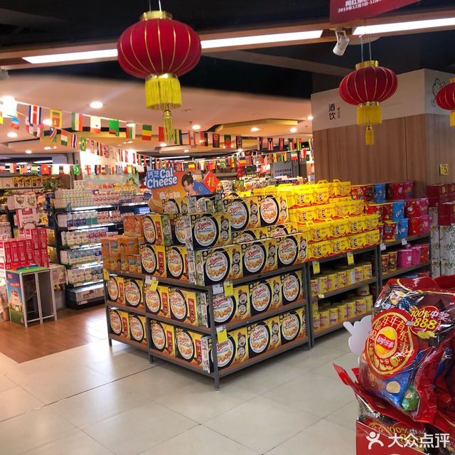 银泰广场,金华福泰隆广场,福泰隆超市(江南店),大快活美食广场,停车场