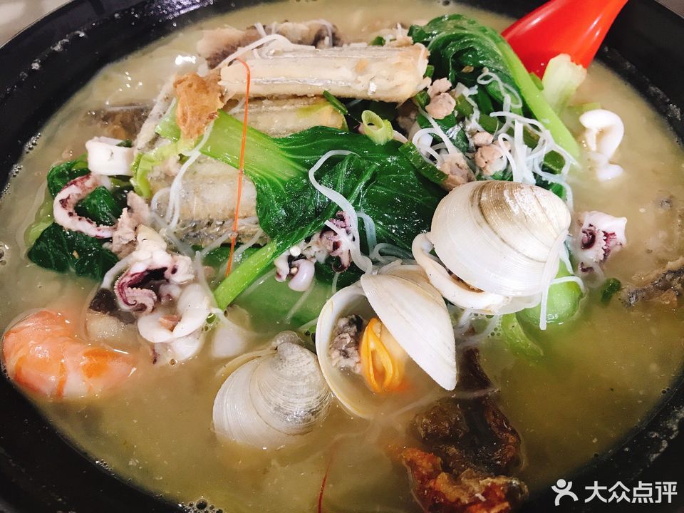 带鱼海鲜姜汤面图片