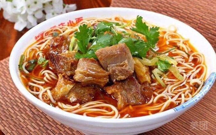 牛肉小面图片