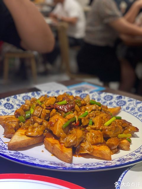 蓝田饸饹推荐菜:介绍:地址(在哪里):蓝田印象位于西安市蓝田县蓝关
