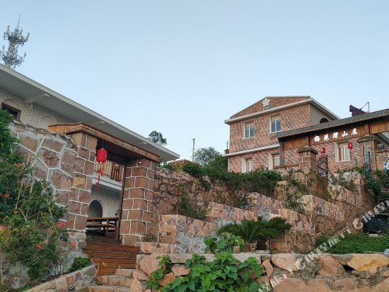 大陈岛梅花湾山庄包括:台州梅花湾山庄,大陈岛一品民宿海鲜美食