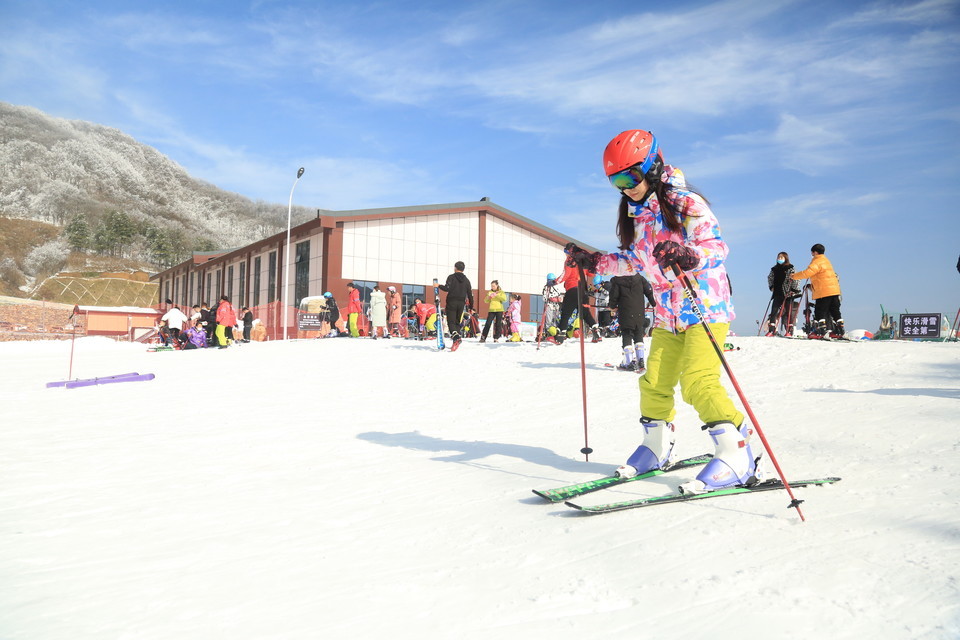 襄阳横冲国际滑雪场图片