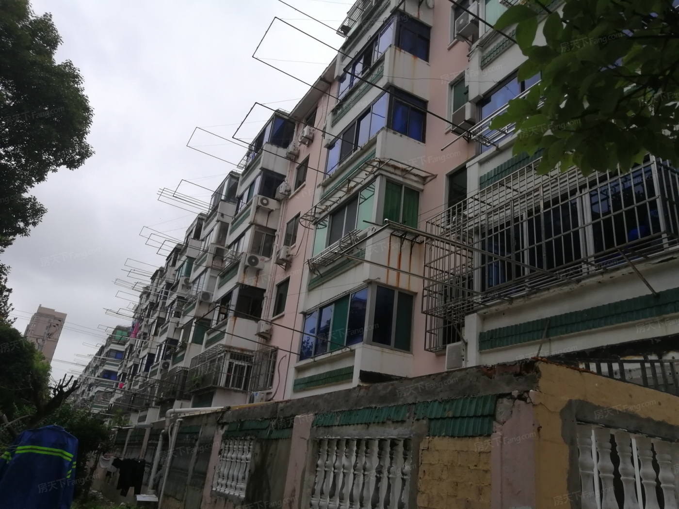 怎么去,怎么走,在哪,在哪里,在哪儿):上海市奉贤区南桥镇江海新村351