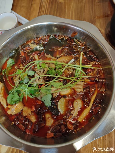 招牌肥肠鸡图片