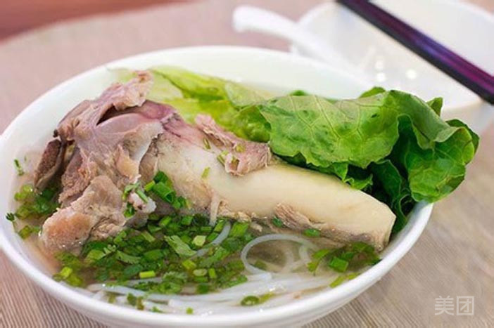 筒骨粉推荐菜:介绍:地址(在哪里):谢记筒子骨粉(于都店)位于赣州市