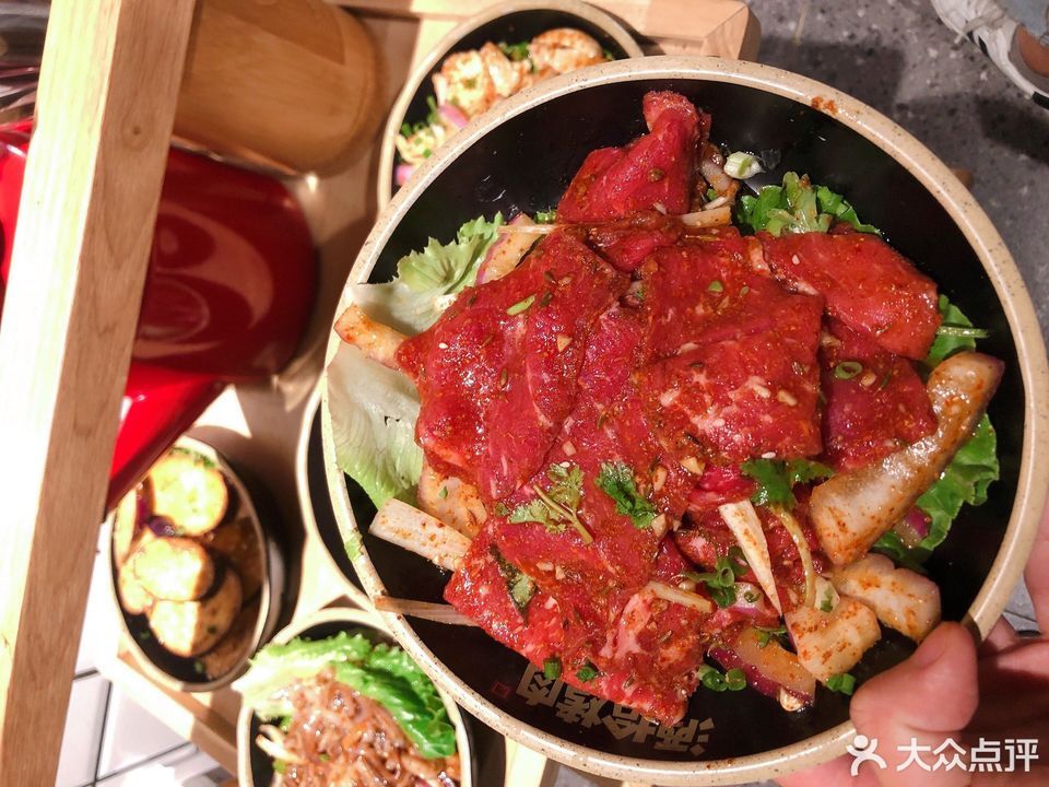 酒拾烤肉榔梨店