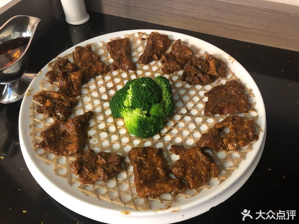 沸腾鱼推荐菜:介绍:地址(在哪里):金彭苑位于成都市彭州市北新路北新