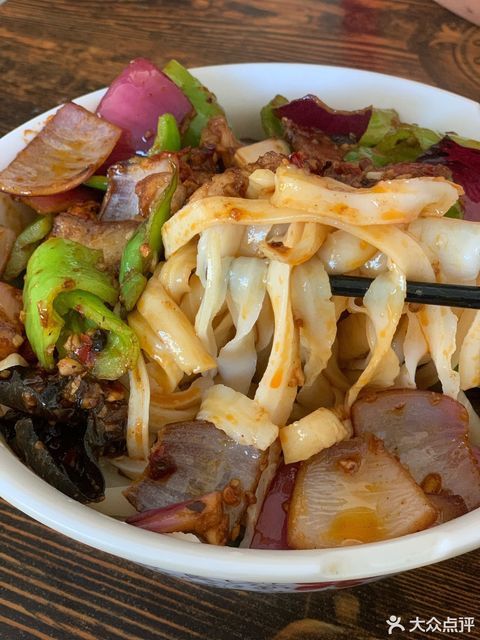 回锅肉拌面图片