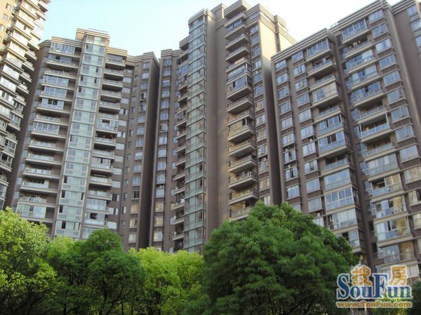 上海市普陀区小区包括:世纪之门,半岛花园,象源丽都,大华愉景华庭